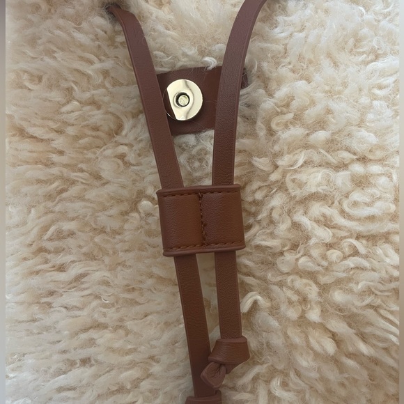 Forever21 faux-shearling backpack, 90s style, perfect condition, never worn - Picture 9 of 9